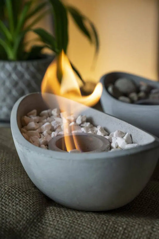 Beyaz Taşlı Modern Masaüstü Beton Şömine Beyaz