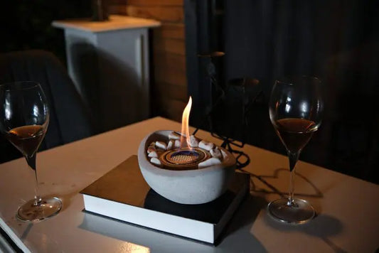 Beyaz Taşlı Modern Masaüstü Beton Şömine Beyaz