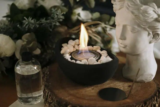 Beyaz Taşlı Modern Masaüstü Beton Şömine Siyah